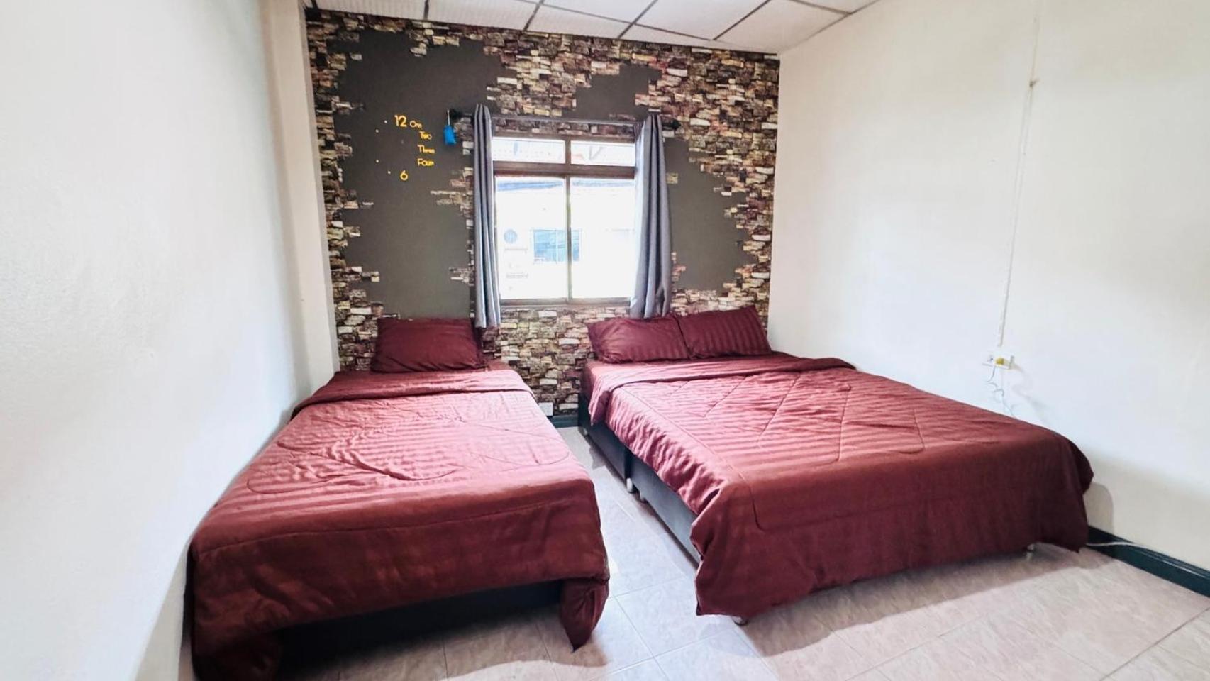 Stay At Moon Hostel 핫 린 외부 사진