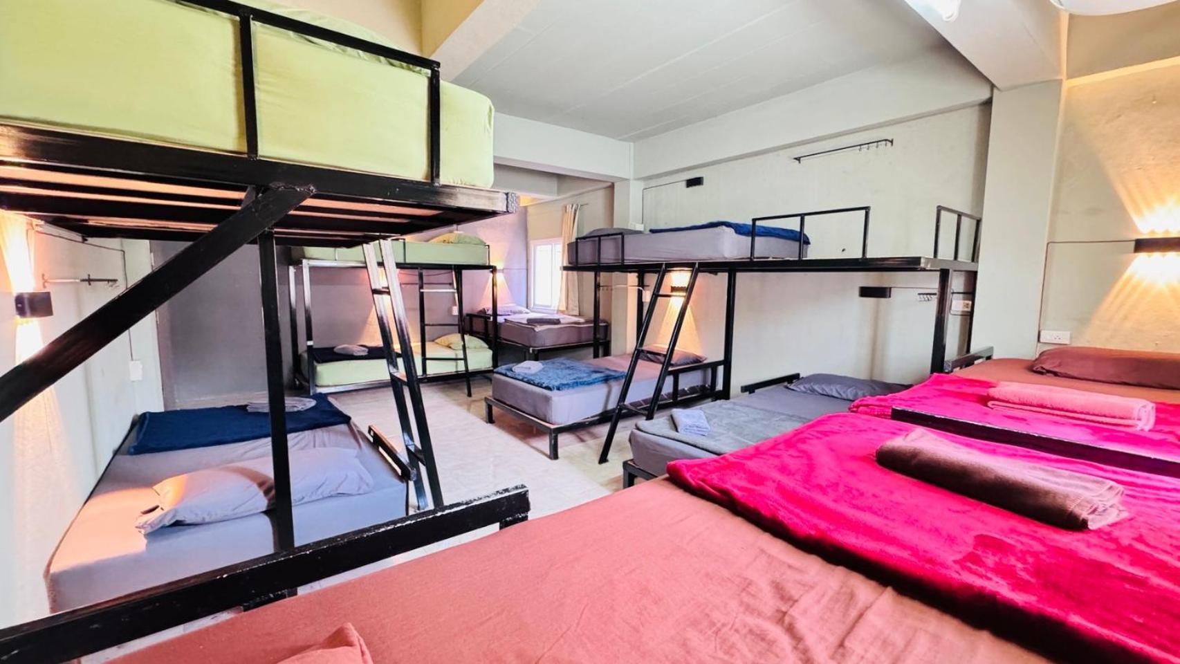 Stay At Moon Hostel 핫 린 외부 사진